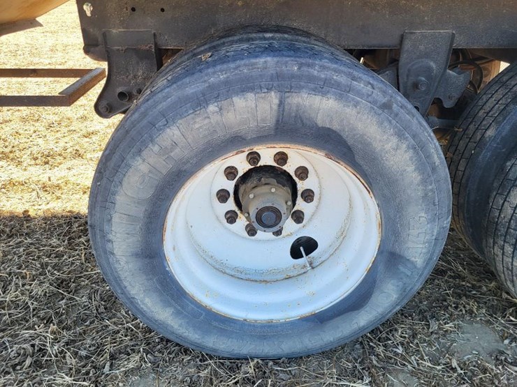 2021-lime-city-equipment-steel-tandem-axle-semi-hopper-trailer---one-owner-image-24