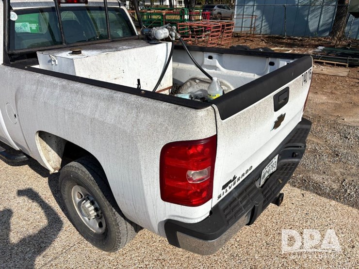 2009-chevrolet-silverado-2500hd-image-34