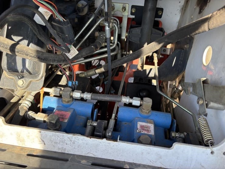 2007-bobcat-mt52-image-31