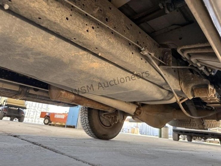 2009-ford-e-series-passenger-van-image-29