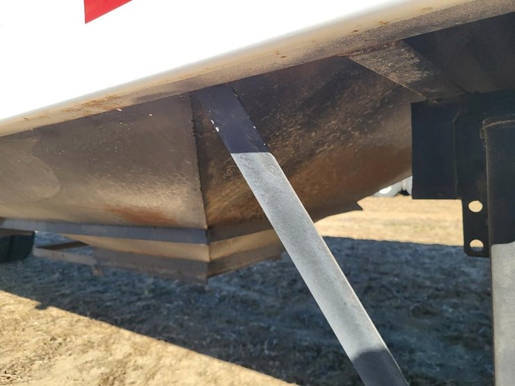 2021-lime-city-equipment-steel-tandem-axle-semi-hopper-trailer---one-owner-image-52