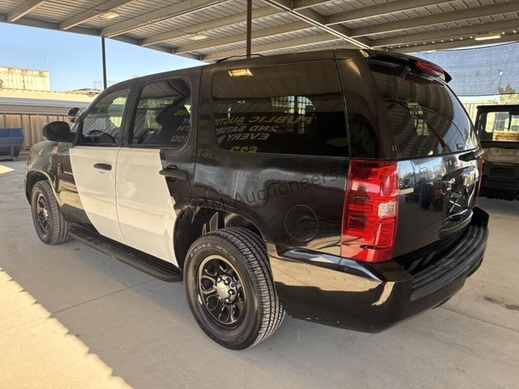 2014-chevrolet-tahoe-image-5