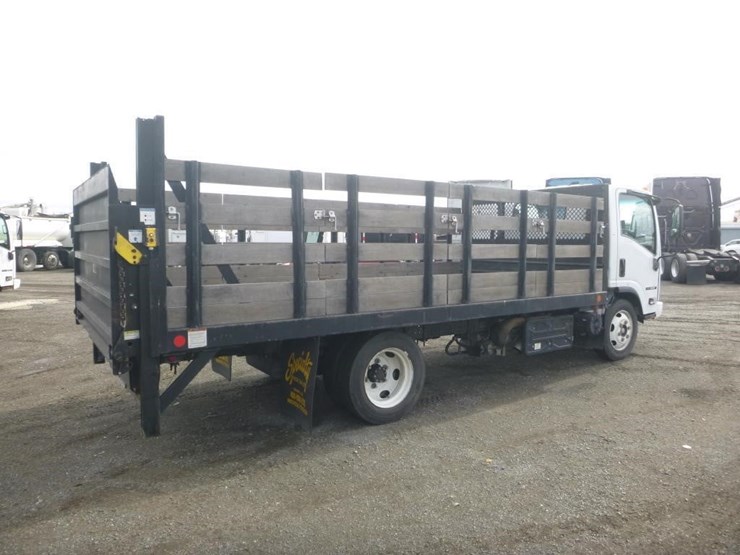 2018-isuzu-nrr-image-3