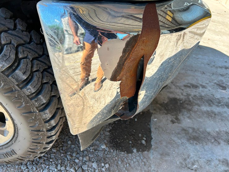 2015-chevrolet-silverado-image-53