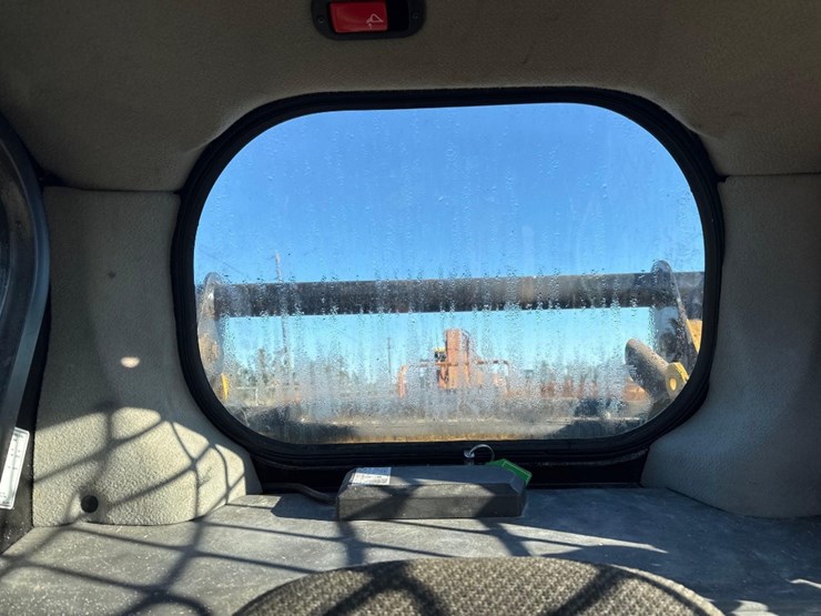 caterpillar-242d-image-31