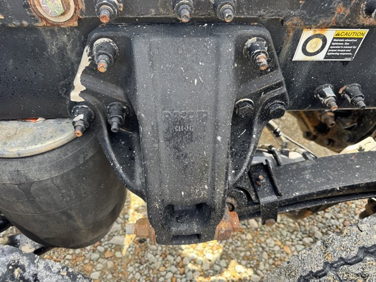 peterbilt-389-image-10