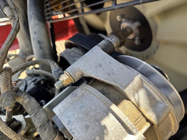 2018-deere-210l-image-48