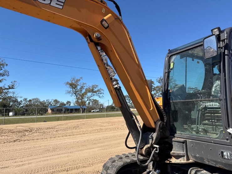 2022-case-cx57c-image-18