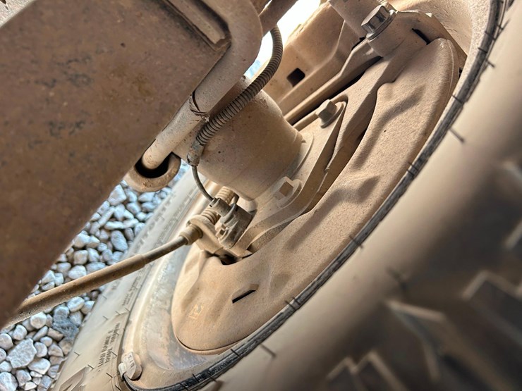 2015-chevrolet-silverado-image-42