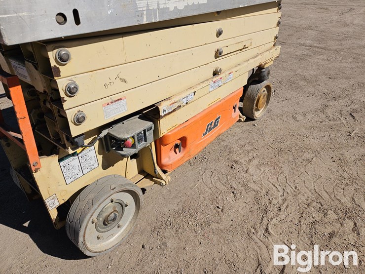 2004-jlg-2630es-image-10