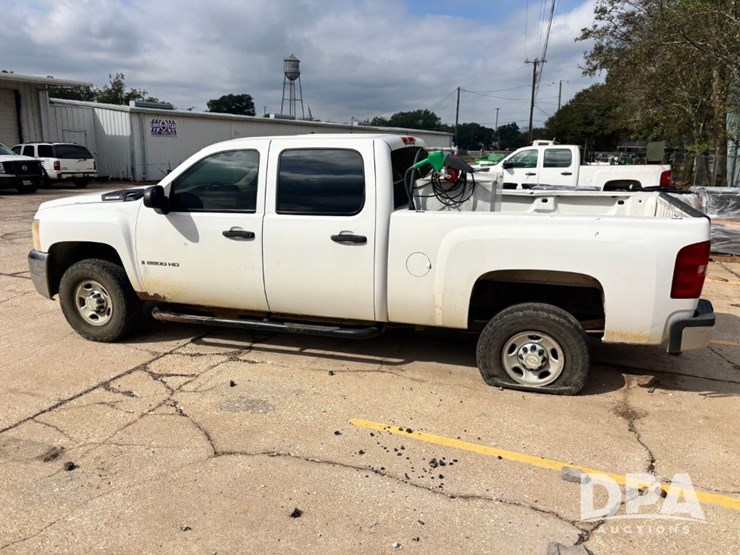 2009-chevrolet-silverado-2500hd-image-10