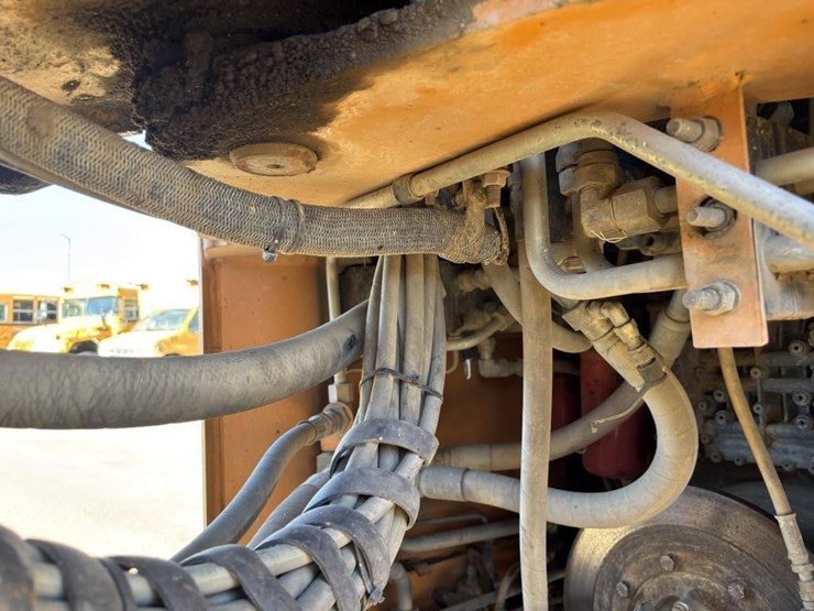 2004-case-721d-image-26