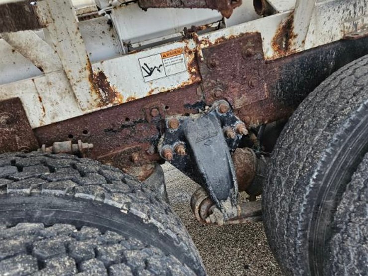 1999-freightliner-fld120-image-20