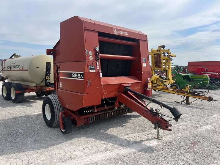 hesston-856a-image-1