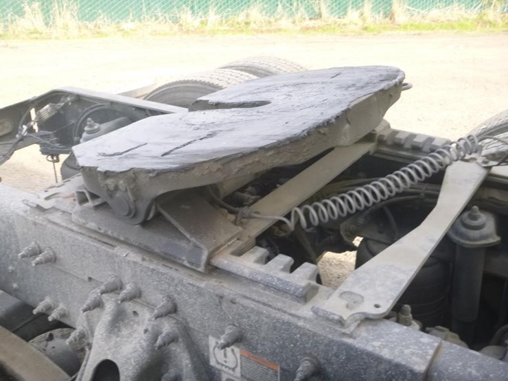 2024-peterbilt-579-image-9