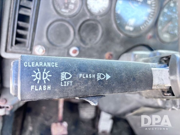 1993-mack-ch613-image-94