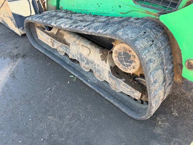 2017-bobcat-t740-image-10