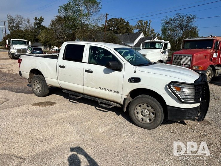 2018-nissan-titan-image-2