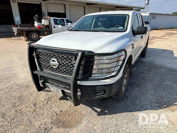 2018-nissan-titan-image-15