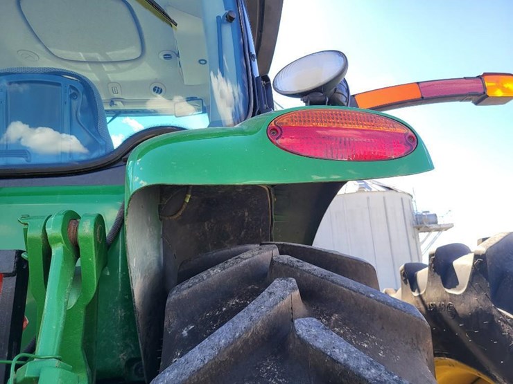 2011-john-deere-8235r-image-36