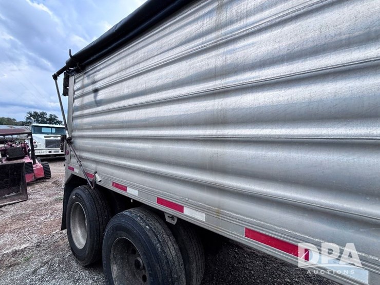 2006-travis-end-dump-image-10