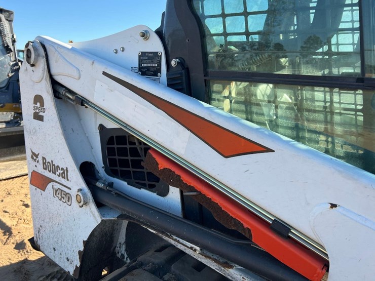 2019-bobcat-t450-image-24