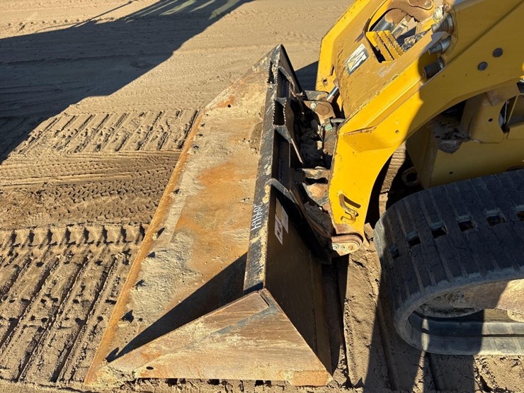 caterpillar-279d-image-21