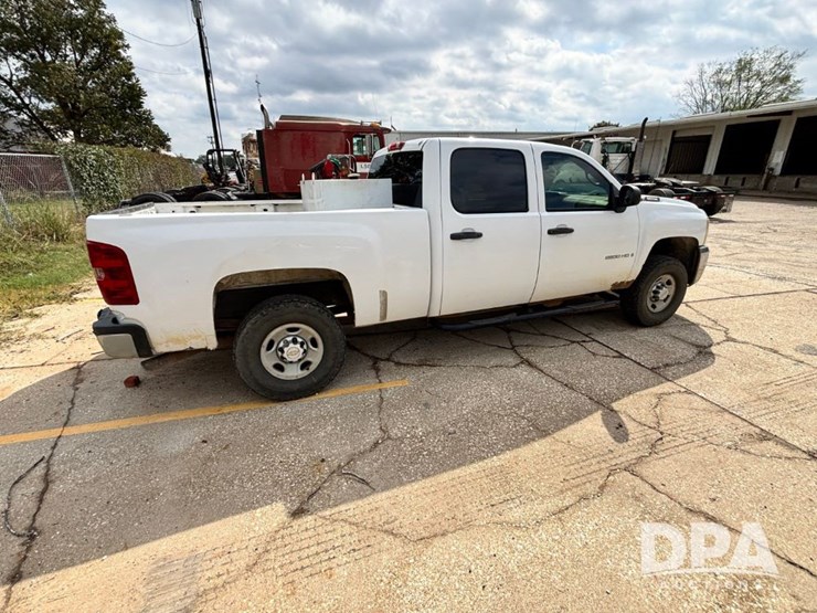 2009-chevrolet-silverado-2500hd-image-6