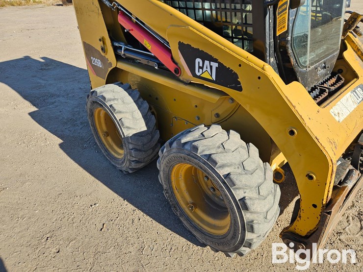 2013-caterpillar-226b3-image-12