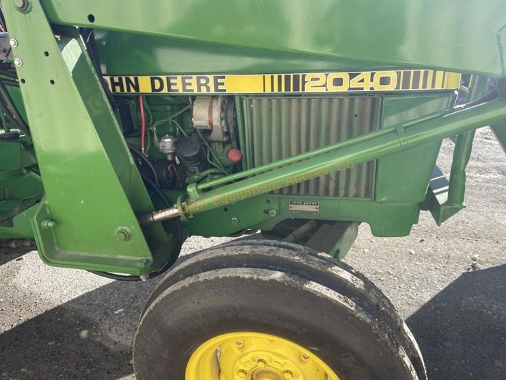 john-deere-2040-image-6
