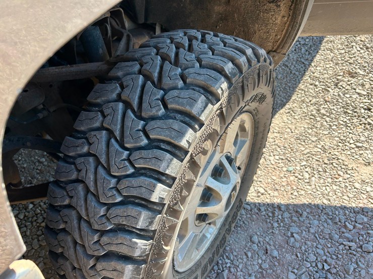 2015-chevrolet-silverado-image-54