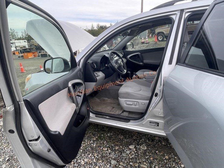 2006-toyota-rav4-image-21