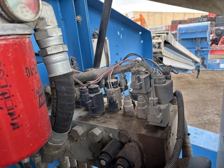 2013-genie-s40-image-40