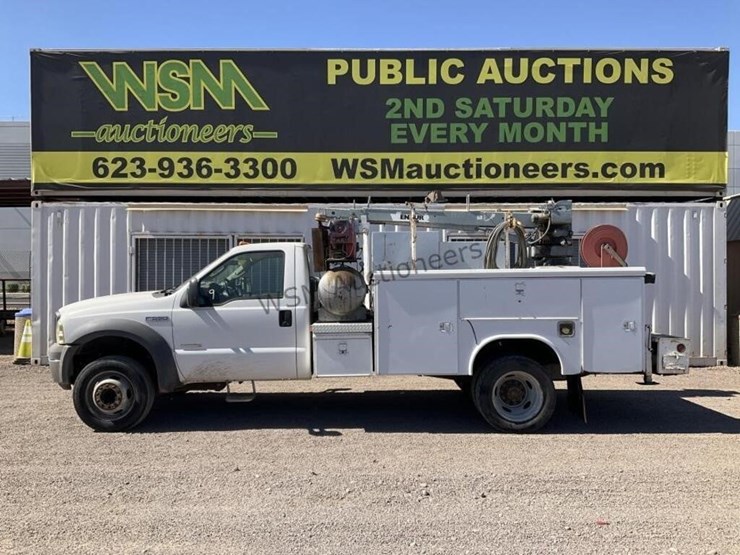 2005-ford-f550-image-1