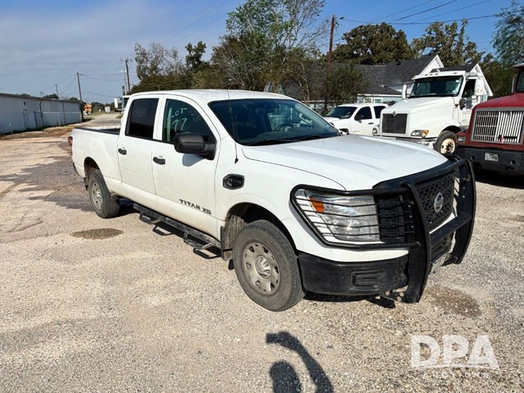 2018-nissan-titan-image-1