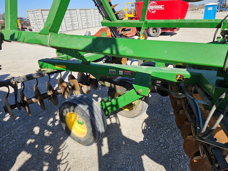 2010-john-deere-637-image-7