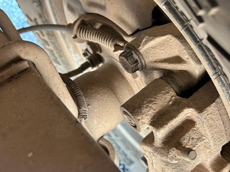 2015-chevrolet-silverado-image-47