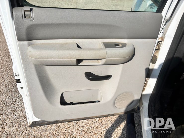 2009-chevrolet-silverado-2500hd-image-70