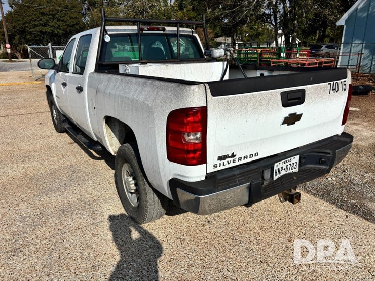 2009-chevrolet-silverado-2500hd-image-10