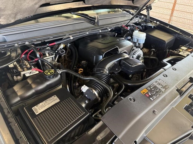 2014-chevrolet-tahoe-image-10