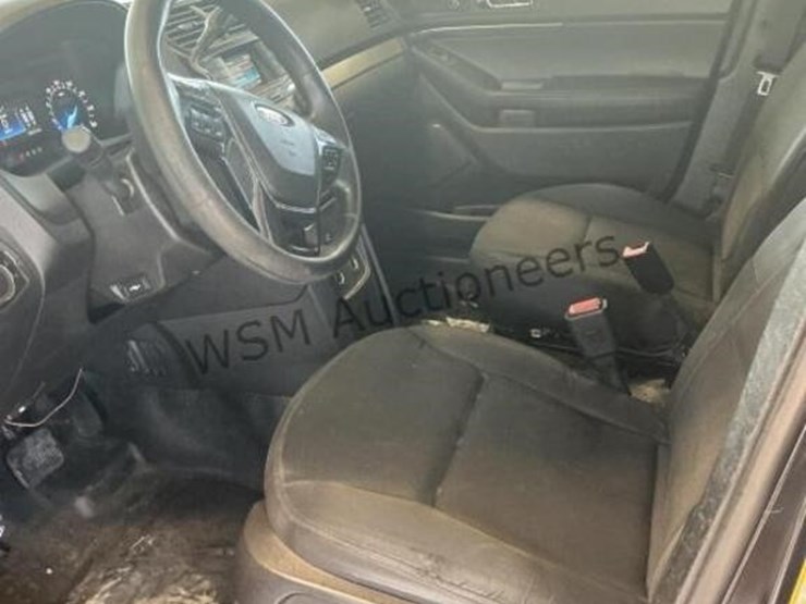 2017-ford-explorer-image-19