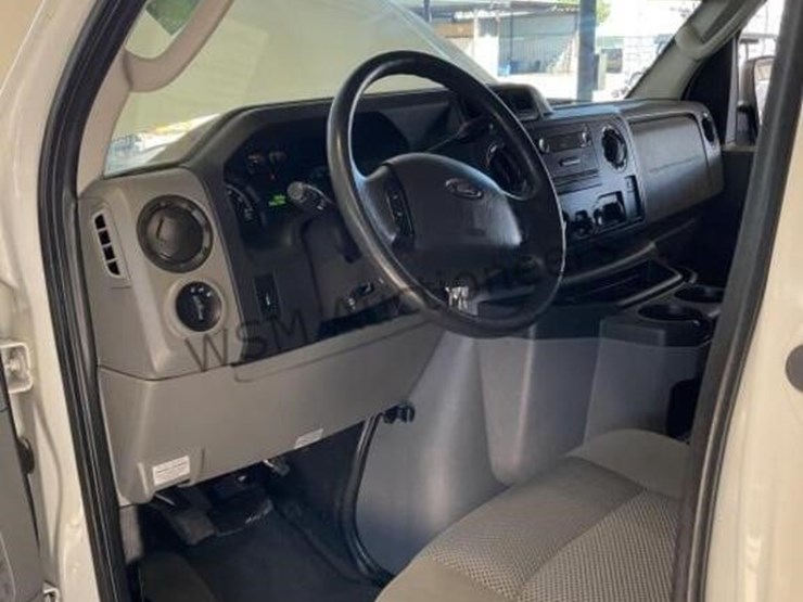 2009-ford-e350-image-24