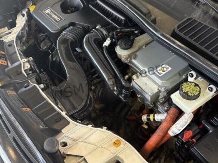 2014-ford-c-max-hybrid-wagon-image-13