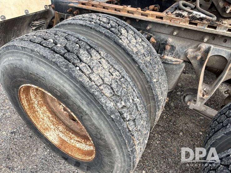 2005-international-9200i-image-37