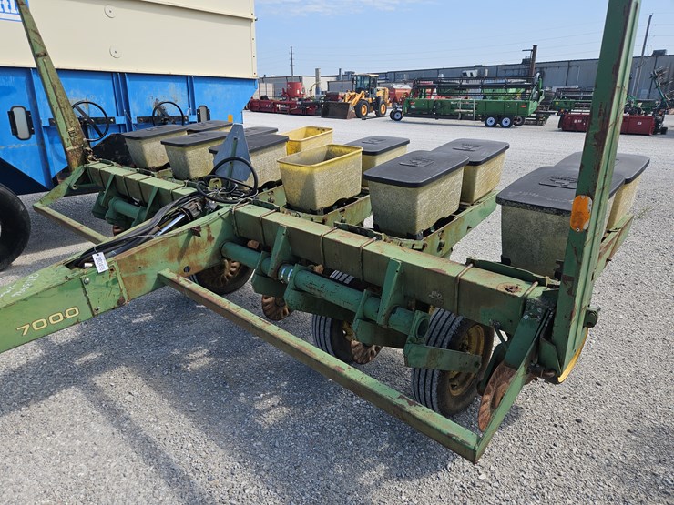 john-deere-7000-image-3