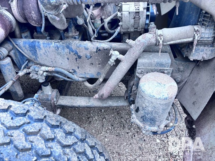 2001-freightliner-fld112-image-65