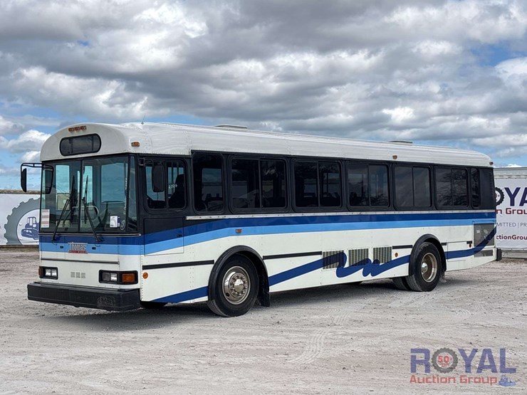 2000-thomas-saf-t-liner-mvp-image-1