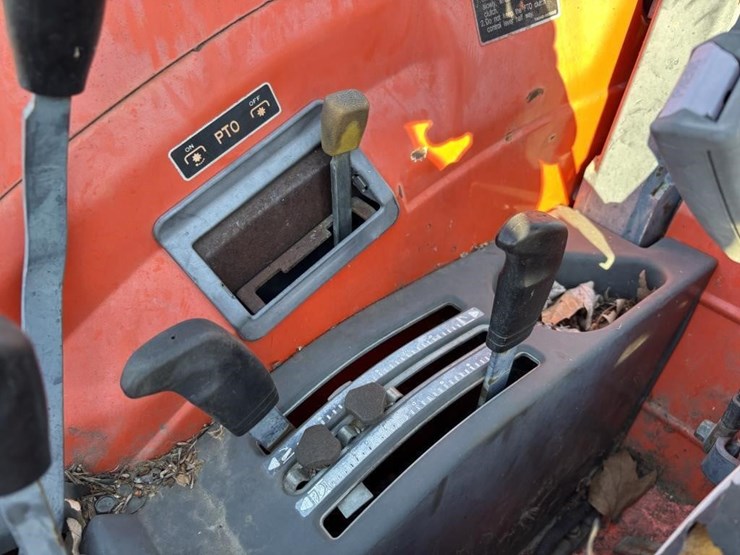 2006-kubota-m6040-image-31