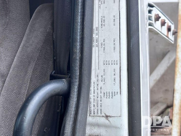 2003-volvo-10-image-89