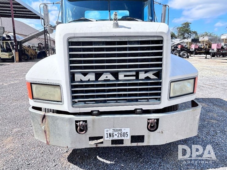 1993-mack-ch613-image-18